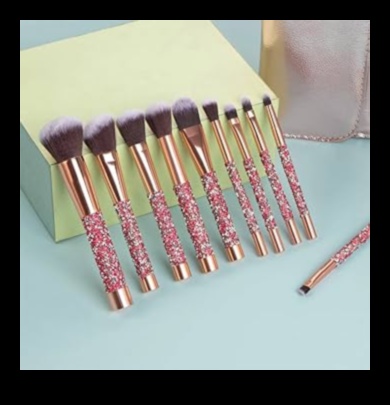 Glamorous Gems Un aspect luxos pentru instrumentele tale de machiaj 2 Bijuterii pline de farmec: explorarea instrumentelor de machiaj încrustate cu bijuterii pentru iubitorii de lux