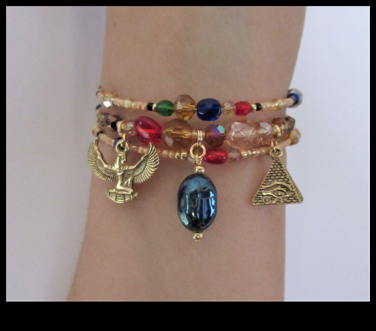 Regal Reverie O colecție de brățări pentru a vă încânta simțurile 4 Regal Reverie: visează în splendoare radiantă cu selecția noastră de brățări