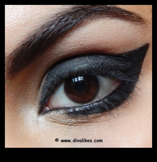 Delimitare dramatică Cum să obțineți un aspect îndrăzneț al unui eyeliner 2 Delimitare dramatică: Sfaturi pentru a obține un aspect îndrăzneț al unui creion de ochi