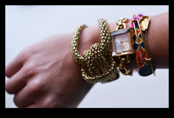 Brățările îndrăznețe și frumoase faceți o declarație cu stilul dvs. 4 Îndrăzneț și frumos: faceți o declarație cu brățările noastre uimitoare