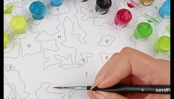 Cifre în cerneală: creează povești pe pânzele tale unice și elegante