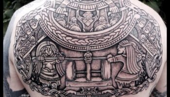 Fundaluri epice: Dezvăluirea măreției narațiunilor epice cu tatuaje pe spate